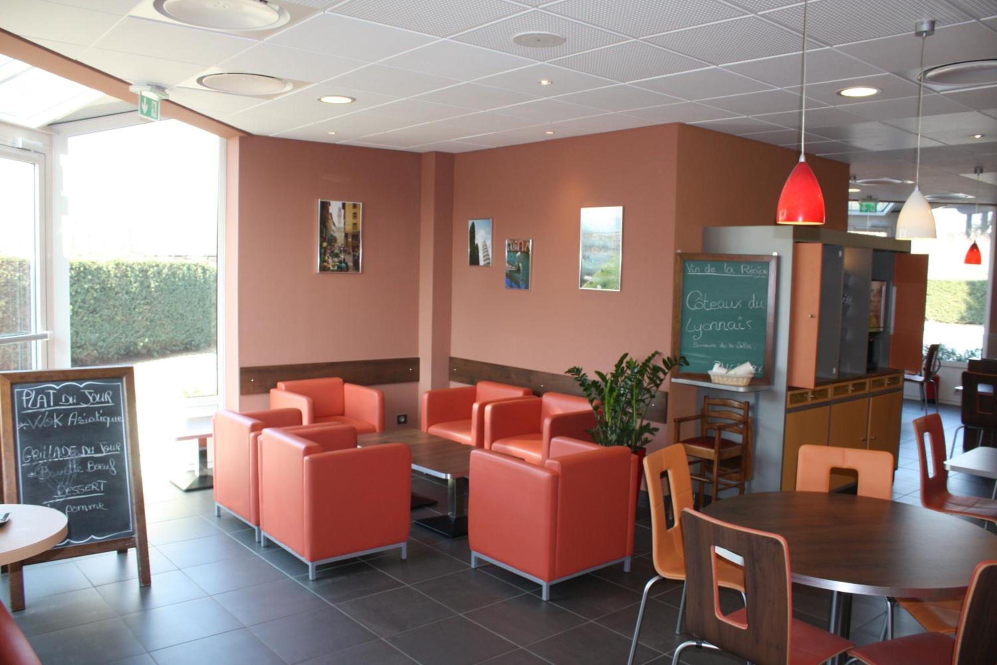 IBIS Lyon Sud Chasse Sur Rhône Hotel Exterior foto