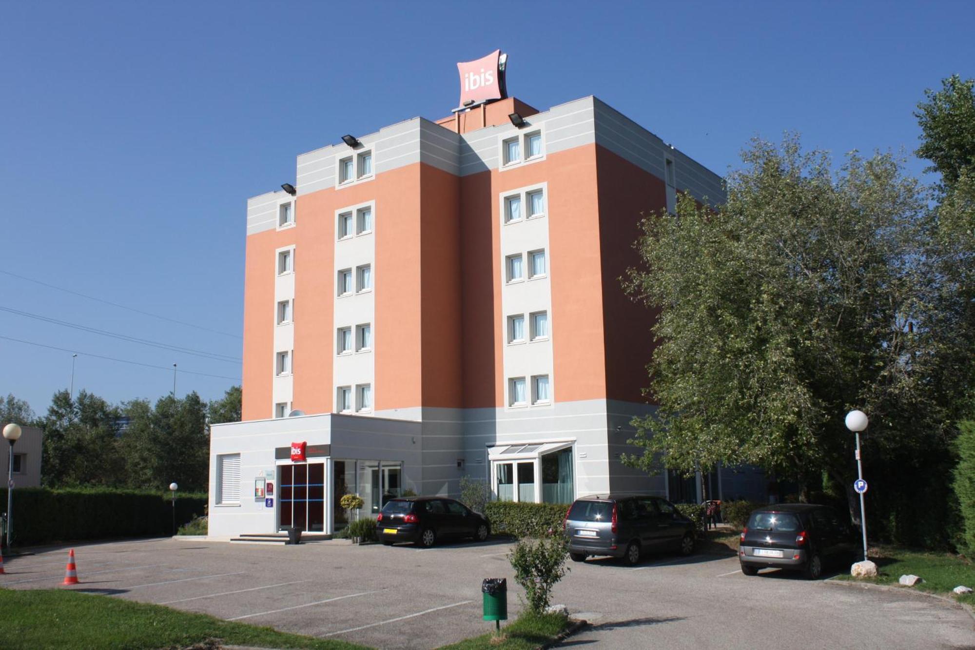 IBIS Lyon Sud Chasse Sur Rhône Hotel Exterior foto