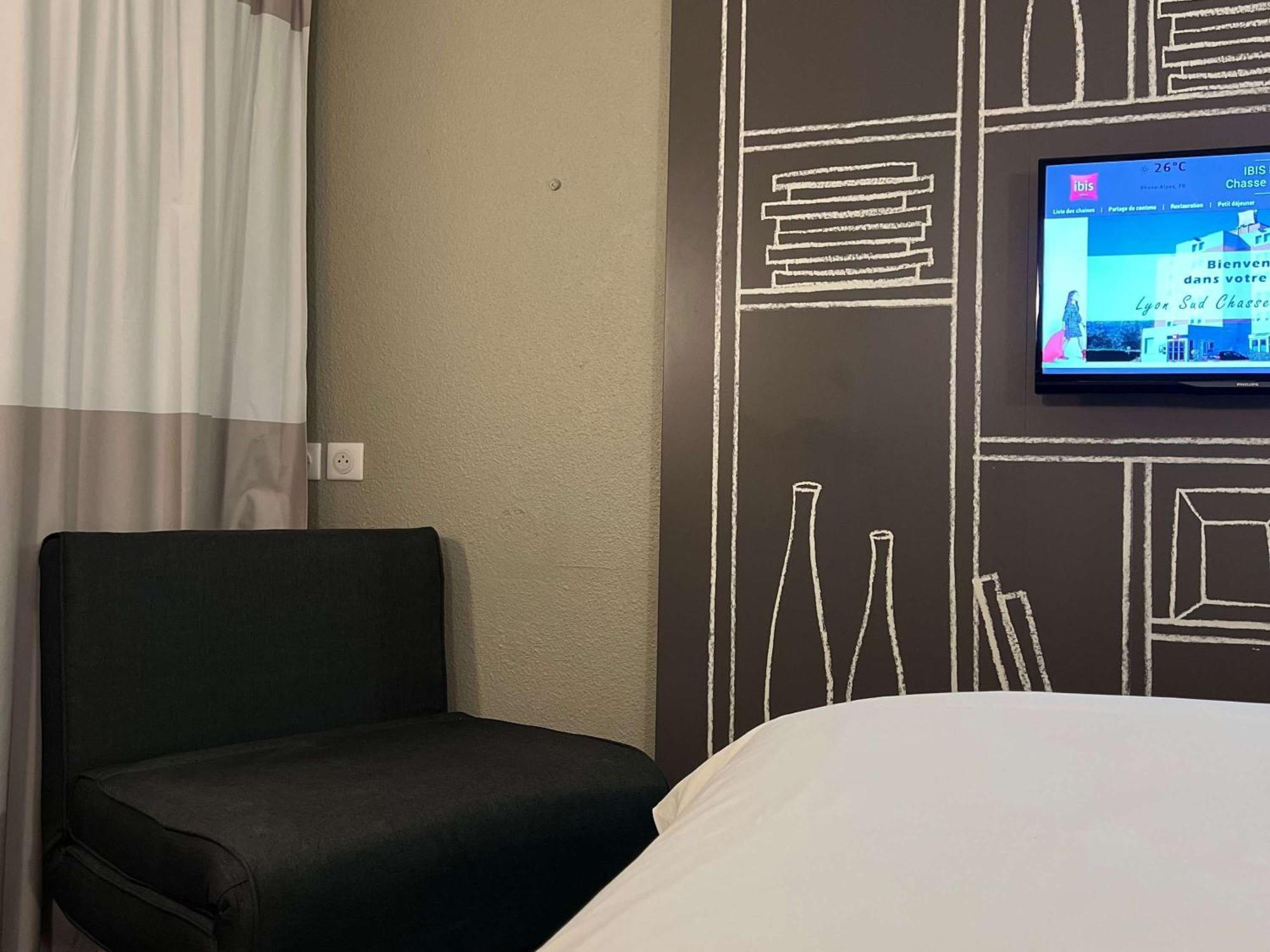 IBIS Lyon Sud Chasse Sur Rhône Hotel Exterior foto