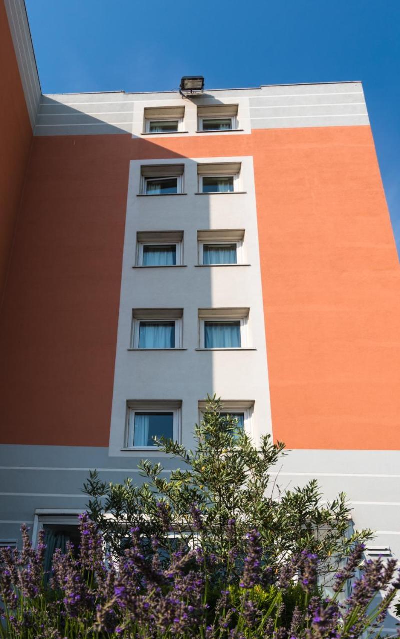 IBIS Lyon Sud Chasse Sur Rhône Hotel Exterior foto